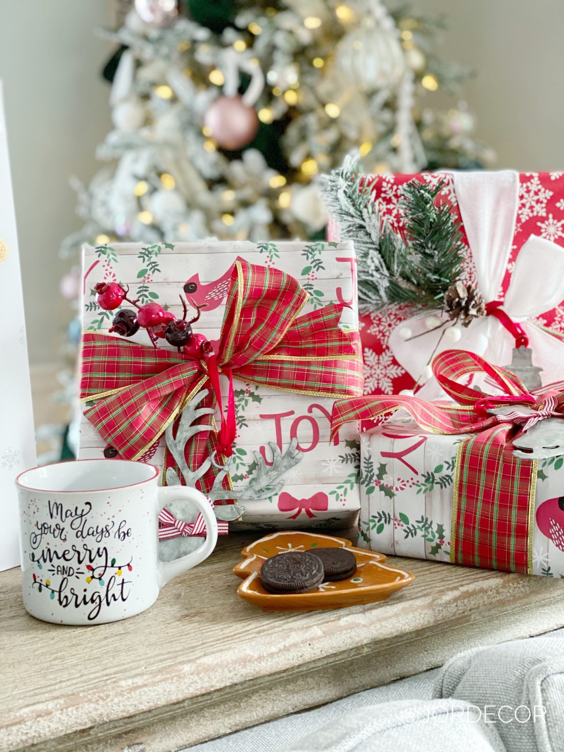 That's a Wrap!! Gift Wrapping Ideas with Christmas Tree Shops and That ...